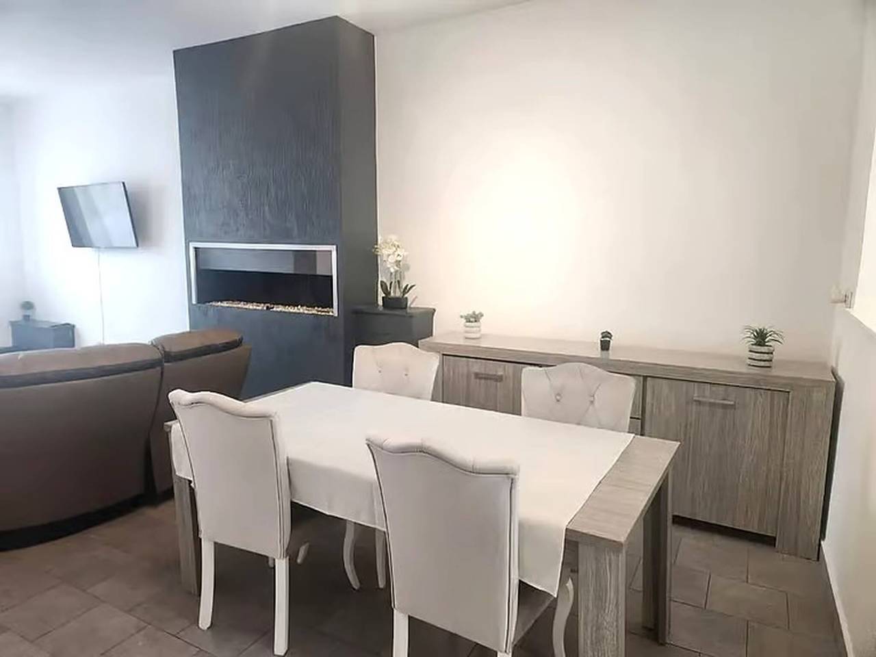 Vakantiehuis voor 7 personen met balkon/terras in Charleroi, Henegouwen