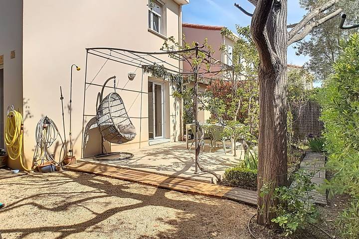 Maison de vacances pour 5 personnes, avec piscine ainsi que terrasse et jardin