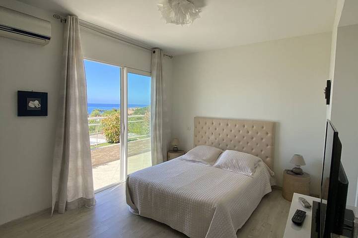 Villa pour 12 personnes, avec terrasse et jacuzzi, animaux acceptés à Ajaccio - 2