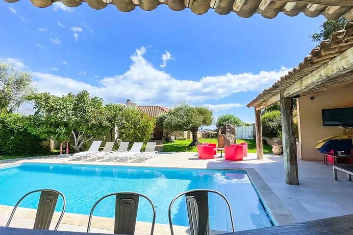 Villa pour 10 personnes, avec vue et jardin, animaux acceptés à Porto-Vecchio