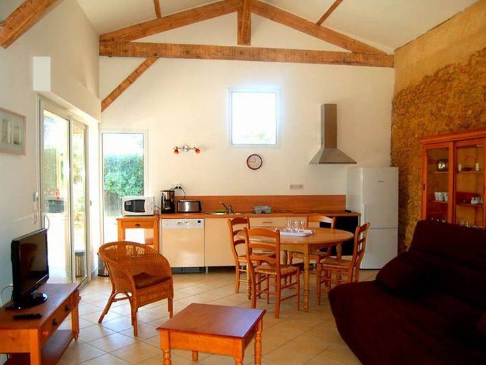 Gîte pour 4 personnes, avec jardin ainsi que piscine et terrasse dans le Gers - 3