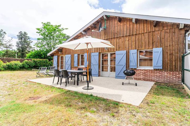 Villa pour 2 personnes, avec jardin et piscine