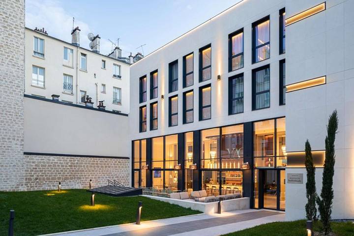 Hôtel pour 2 personnes, avec jacuzzi et sauna ainsi que jardin et piscine à Clichy - 4