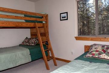 Log Cabin for 10 Guests in Angel Fire, Colfax County, Picture 2
