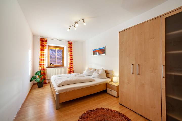 Appartement entier, Appartement "Schnalserhof Jonagold" avec vue sur les montagnes, jardin et Wi-Fi in Laces, Parc national du Stelvio