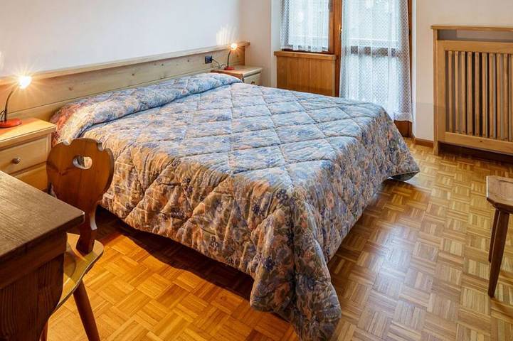 Ganze Wohnung, Spacious Apartment for 8 with Monte Pelmo Views & Terrace in San Vito di Cadore, Dolomiti Superski