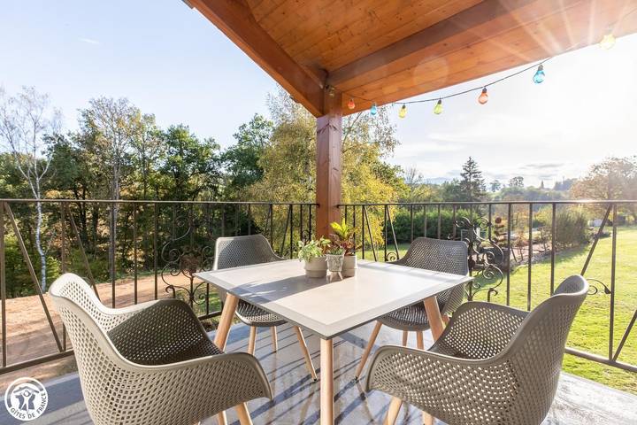 Gîte pour 6 personnes, avec jardin à Marat