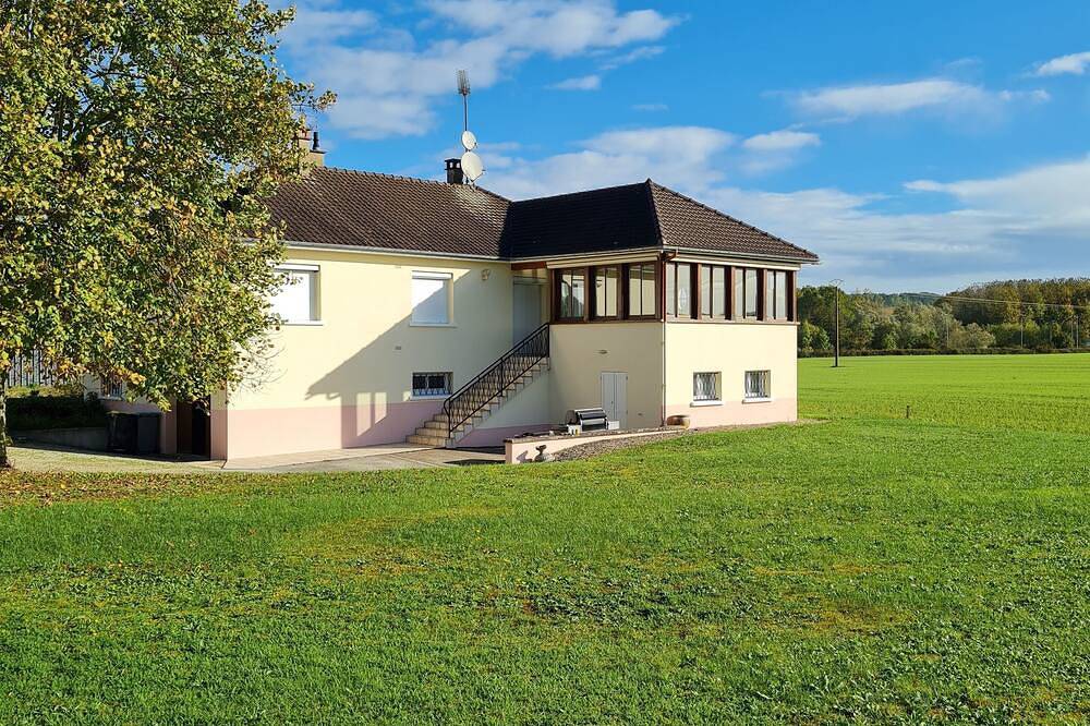 Gîte au milieu du vignoble Chablisien en Bourgogne dans une maison tout confort. in Chablis, Région d'Auxerre