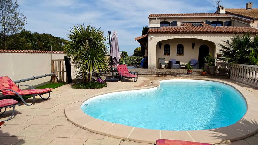 Chambre d’hôte pour 4 personnes, avec piscine ainsi que terrasse et vue sur le lac dans l' Hérault - 2