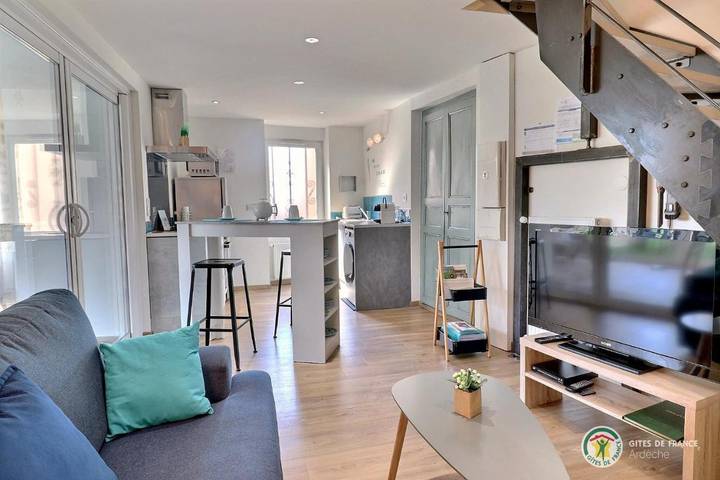 Gîte pour 2 personnes, avec Jacuzzi ainsi que Terrasse et Vue à Savas - 4