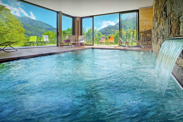 Chalet pour 12 personnes, avec jacuzzi et jardin ainsi que sauna et piscine, adapté aux familles en Haute-Savoie - 3