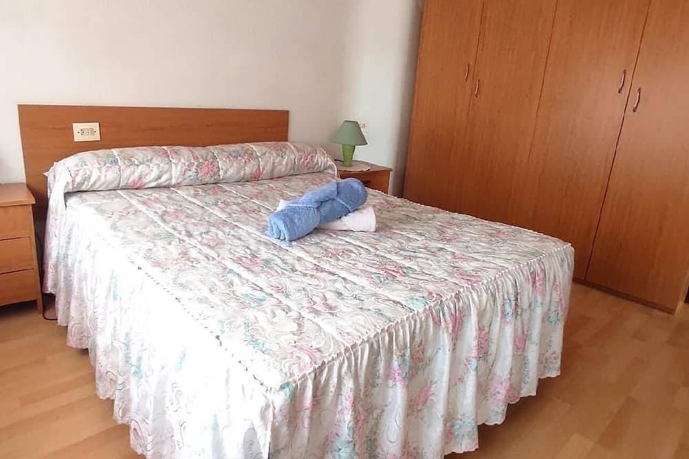 Entire apartment, Holiday apartment Camariñas for 1 - 6 persons with 3 bedrooms - Holiday apartment in one or multi-fa in Camariñas, Costa da Morte