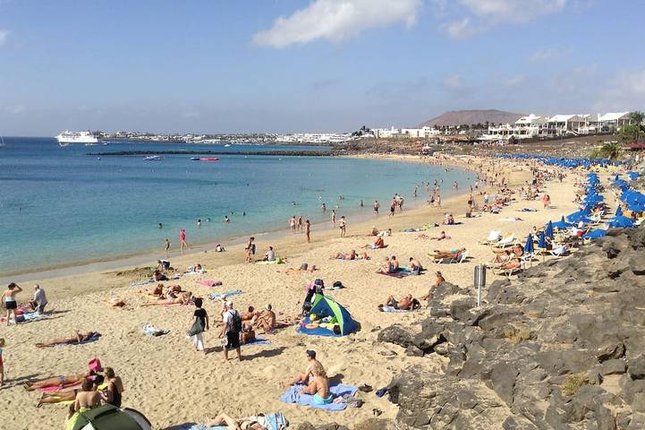 Bungalow voor 3 personen, with tuin and zwembad as well as terras in Playa Blanca