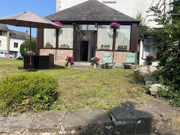 Gîte pour 2 personnes, avec vue ainsi que jardin et terrasse, animaux acceptés dans Godinne