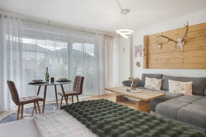 Ganze Wohnung, Ferienwohnung 'In Den Bergen' mit Bergblick, Balkon und WLAN in Nesselwang, Bayerisch Schwaben