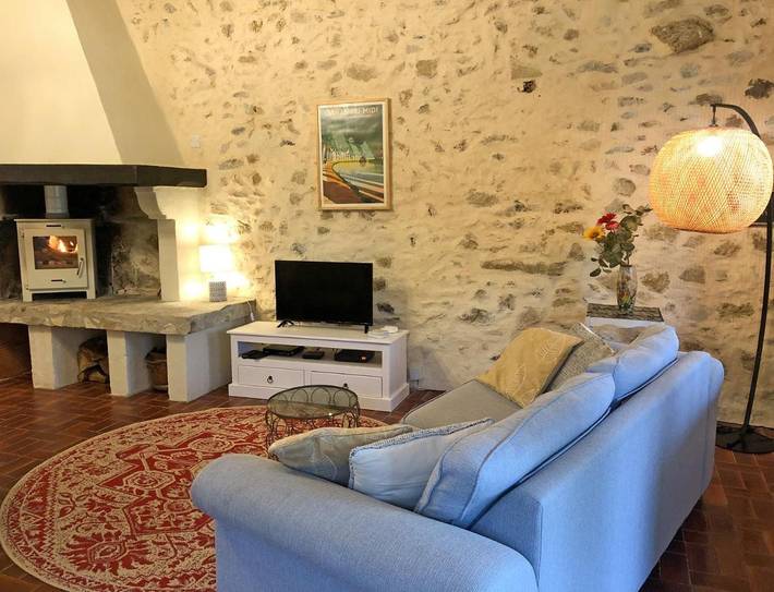 Location de vacances pour 3 personnes, avec piscine et jardin à La Bastide-de-Bousignac - 2