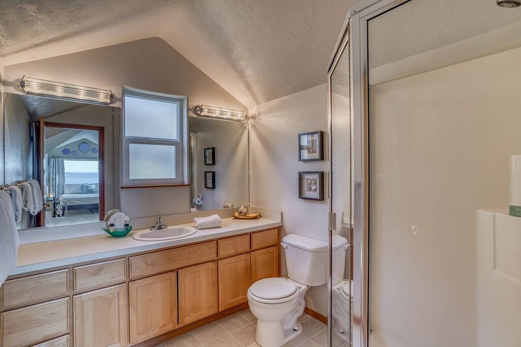 Vacation House for 12 Guests in Roads End, Oregon Coast