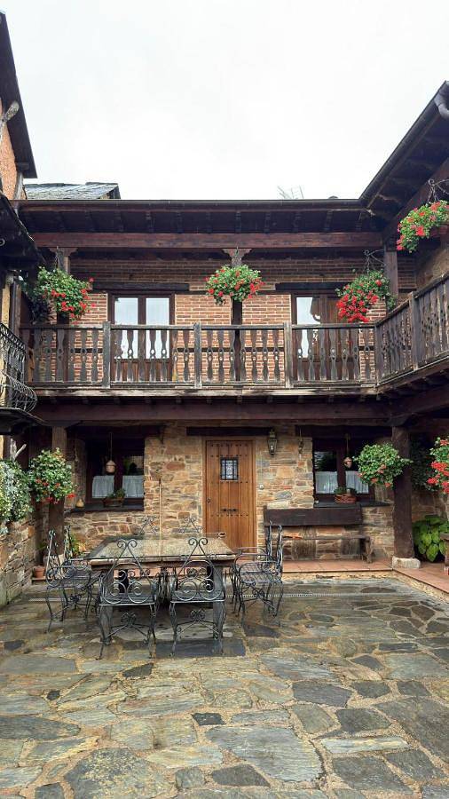 Casa rural para 4 personas, con terraza y vistas, Se admiten mascotas en El Bierzo