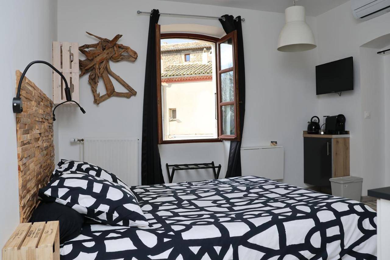 Appartement entier, One-Bedroom Apartment in Saint-Montan, Privas (arrondissement)