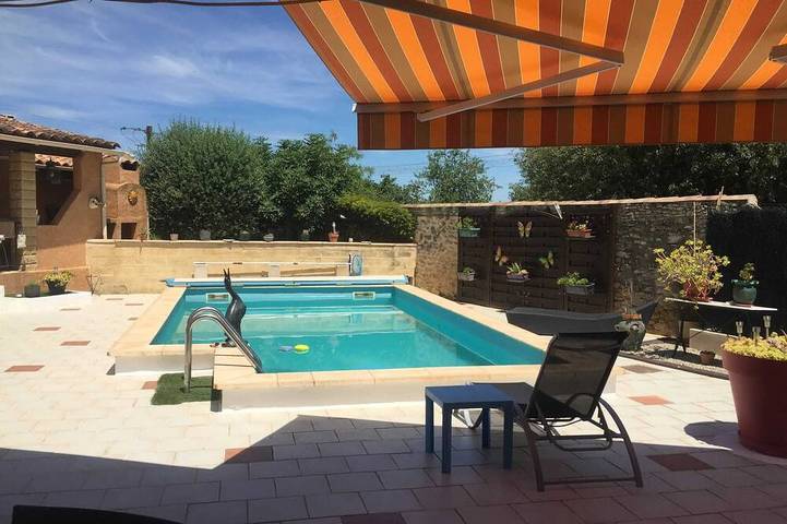 Gîte pour 2 personnes, avec piscine et jardin à Sernhac - 4
