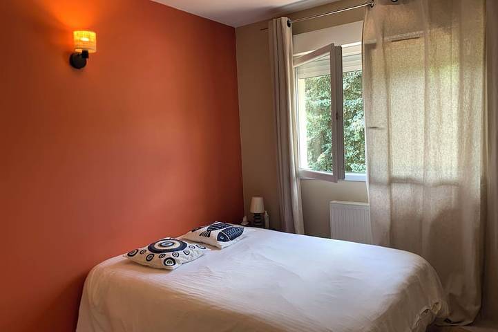 Location de vacances pour 8 personnes, avec jardin et terrasse à Collonges-au-Mont-d'Or - 4
