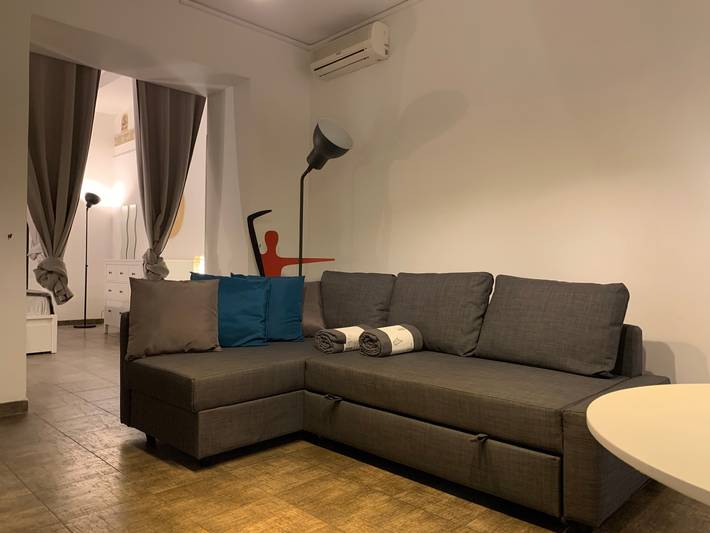 Entire apartment, Apartment 'Navona 27' with Private Terrace, Wi-Fi and Air Conditioning in Rome City Center, Rome