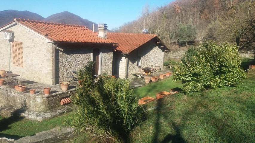 Apartament wakacyjny dla 3 osób, z Taras i Ogród oraz Basen i Widok w Rufina