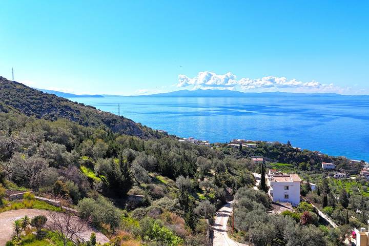 Location de vacances pour 5 personnes, avec Balcon et Terrasse à Himarë