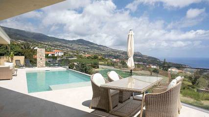 Bungalow für 8 Personen, mit Ausblick und Garten auf Madeira