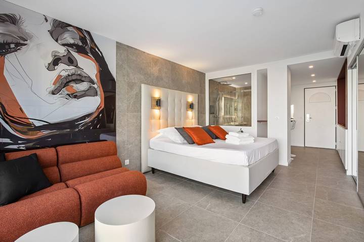 Gîte pour 2 personnes, avec piscine et terrasse ainsi que jacuzzi et jardin dans Plage Naturiste (Le Cap d'Agde) - 4