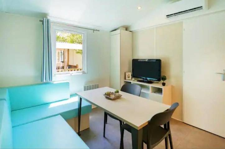 Camping pour 6 personnes, avec piscine ainsi que terrasse et jacuzzi, animaux acceptés à Capbreton - 2