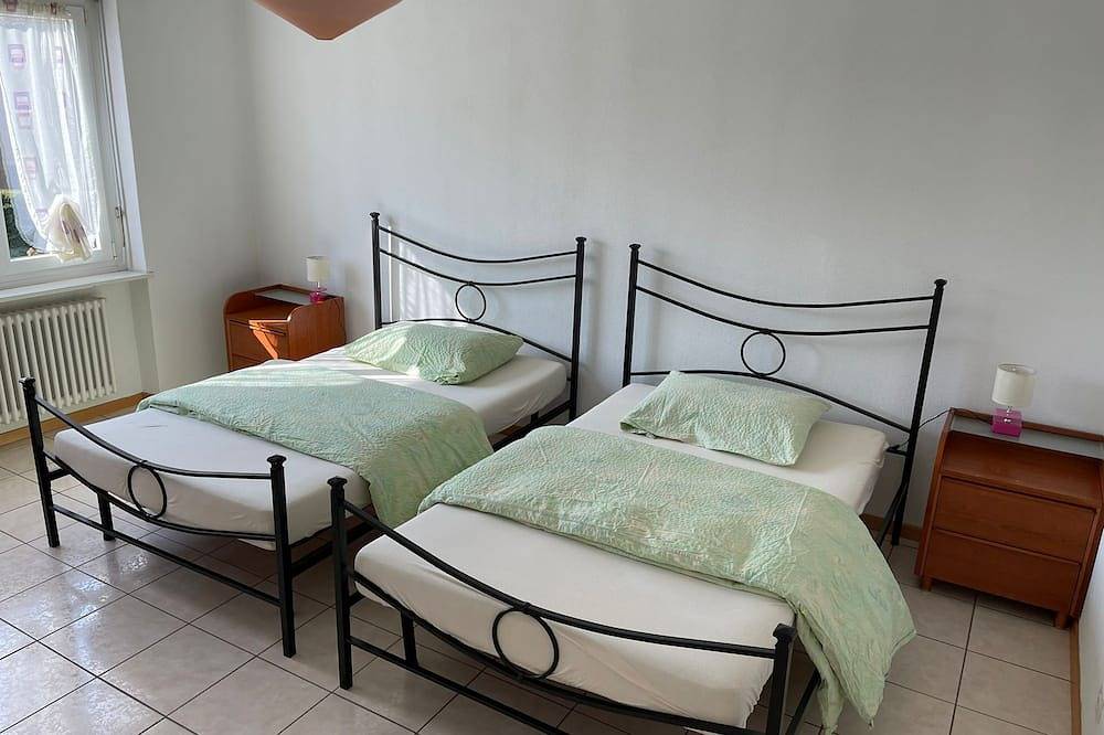 Ganze Wohnung, Apartment with 2 bedrooms  in Mendrisio, Tessin