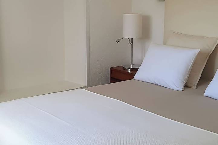 Alice's House, Private Pool, 7 km from Beach in Alfeizerão, Leiria District