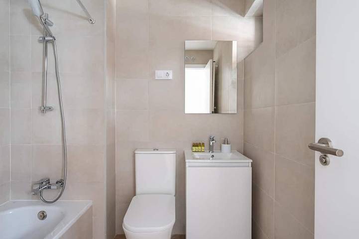 Ganze Wohnung, Cuatro Caminos - 2 bedrooms duplex in Tetuán, Madrid