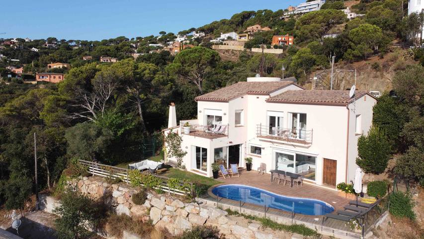 Villa 8/10 Personen met Zwembad, Zeezicht, Wi-Fi en Airconditioning in Sa Riera, Begur