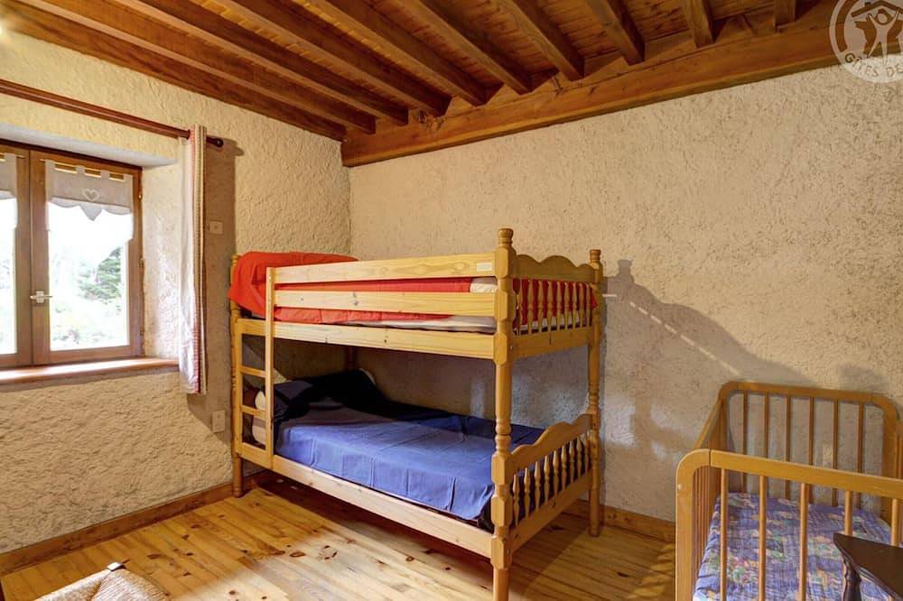 Acogedor chalet en Chalmazel: a pie de pistas, chimenea, admite mascotas, ideal para familias in Station de Chalmazel, Chalmazel