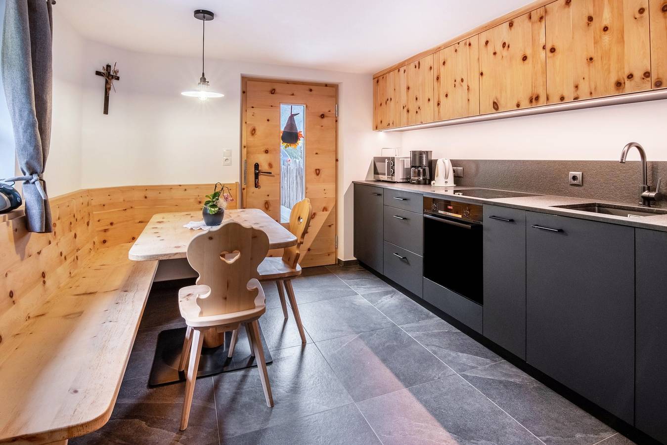 Ganze Wohnung, Ferienwohnung 'Innerforchhof Schnals' mit Bergblick, privater Terrasse und Wlan in Schnalskamm, Schnals
