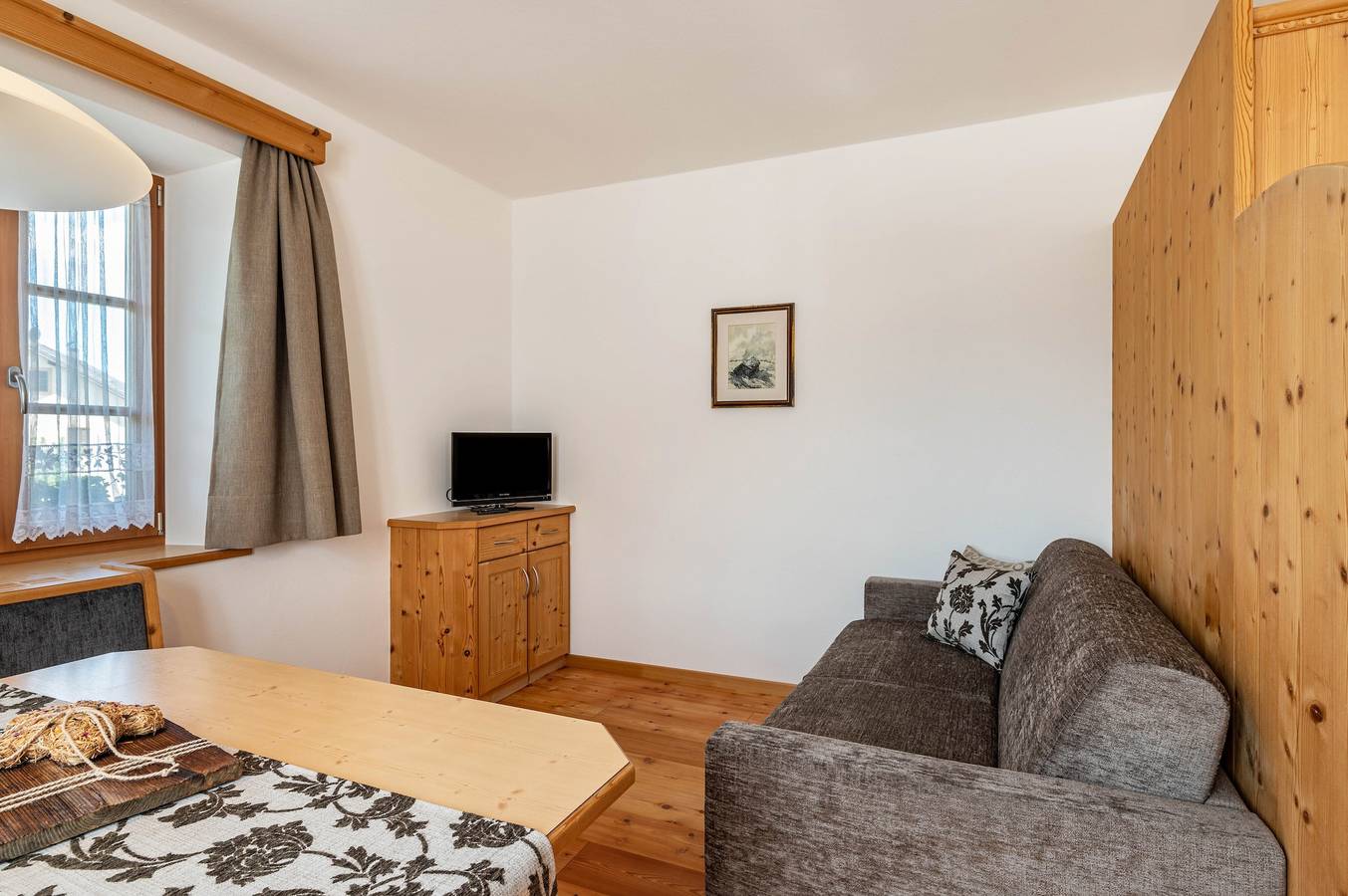 Appartamento intero, Appartamento "Schreiberhof Panorama" con vista sulle montagne, giardino in comune e Wi-Fi in Laion, Dolomiti Superski