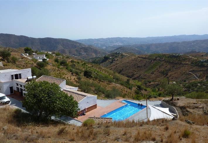 Moderne Villa, großer Pool, fantastische Aussicht in Canillas de Aceituno, Cordillera Penibética