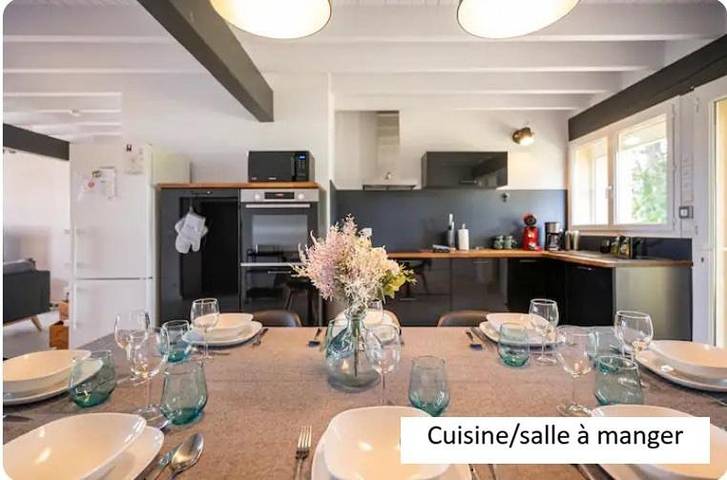 Location de vacances pour 8 personnes, avec vue et jardin à Saint-Genès-de-Castillon - 2