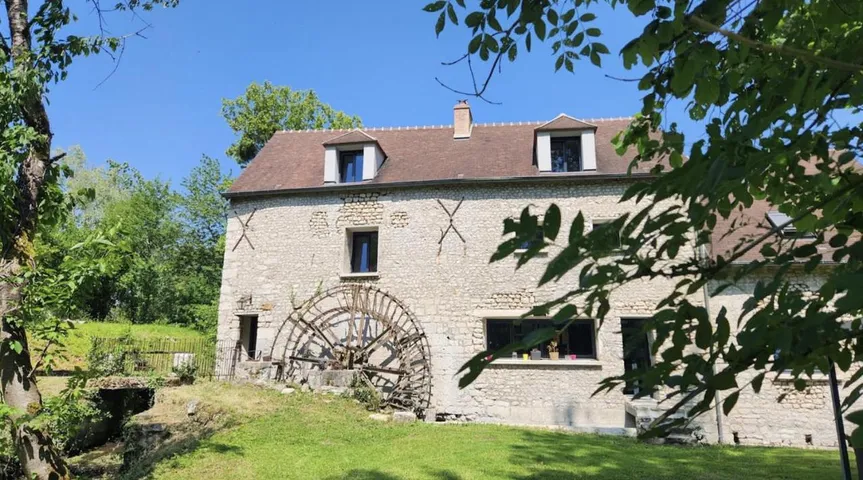 Ferienhaus für 23 Personen, mit Ausblick und Pool sowie Garten - 1