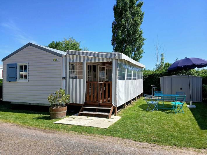 Bungalow pour 6 personnes, avec jardin ainsi que piscine et terrasse - 1