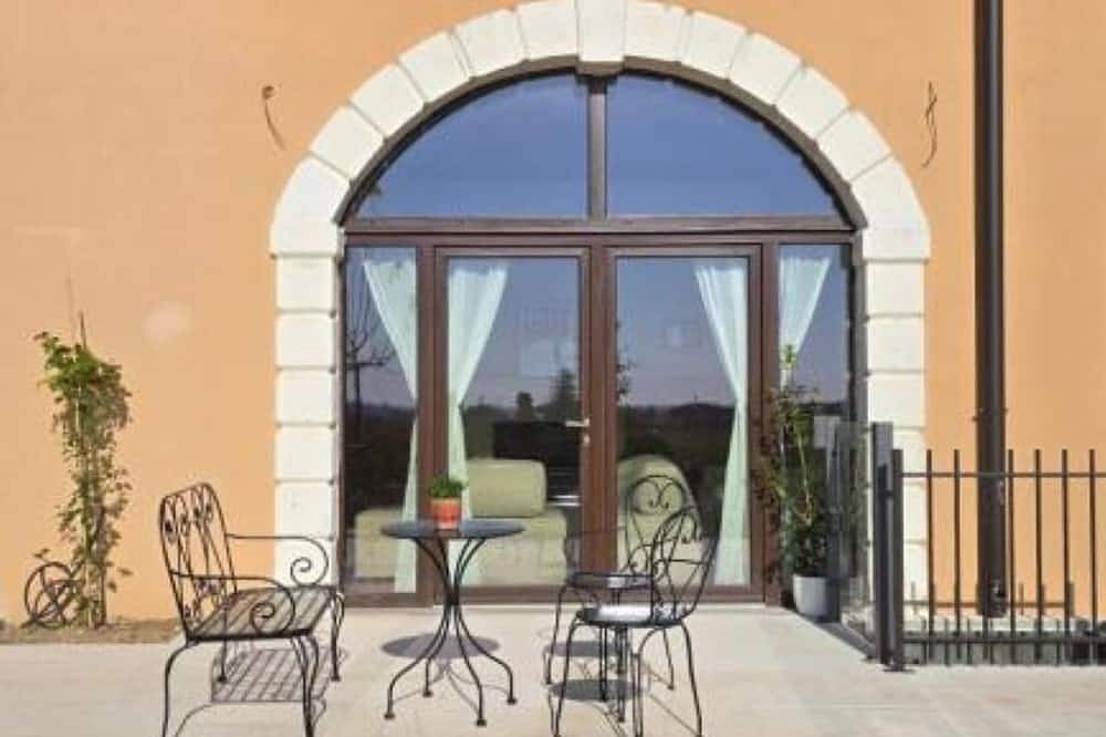 Igino Farmhouse: Classic Quadruple Room in Negrar, Provincia de Verona