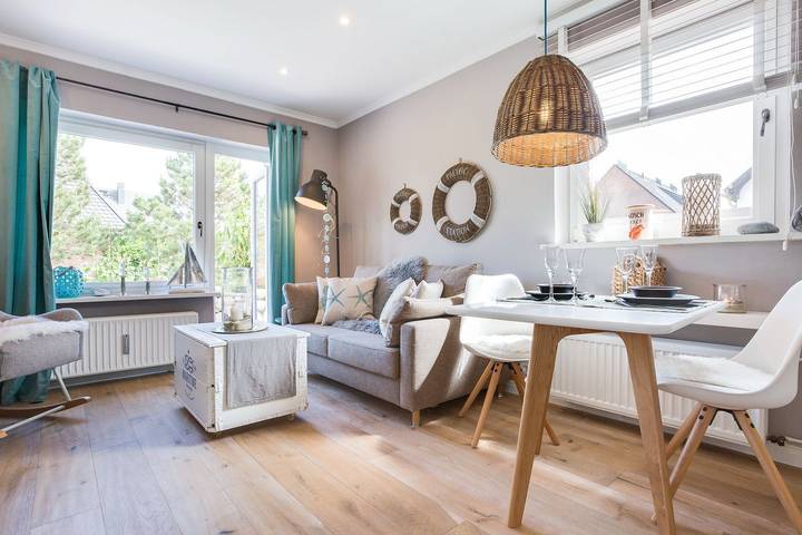 Ganze Wohnung, Modern eingerichtetes 1-Raum Appartement "Pure Nordic" im Herzen Wenningstedts. in Nordfriesische Inseln (Schleswig-Holstein) (Schleswig-Holstein), Wenningstedt