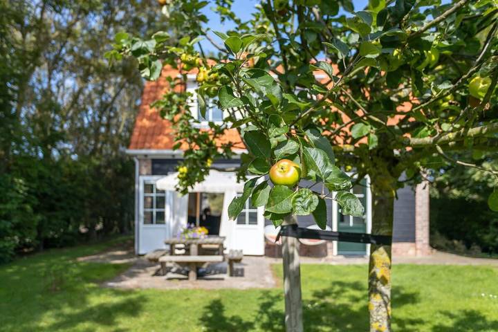 Ferienhaus für 4 Personen, mit Garten und Pool in Westkapelle