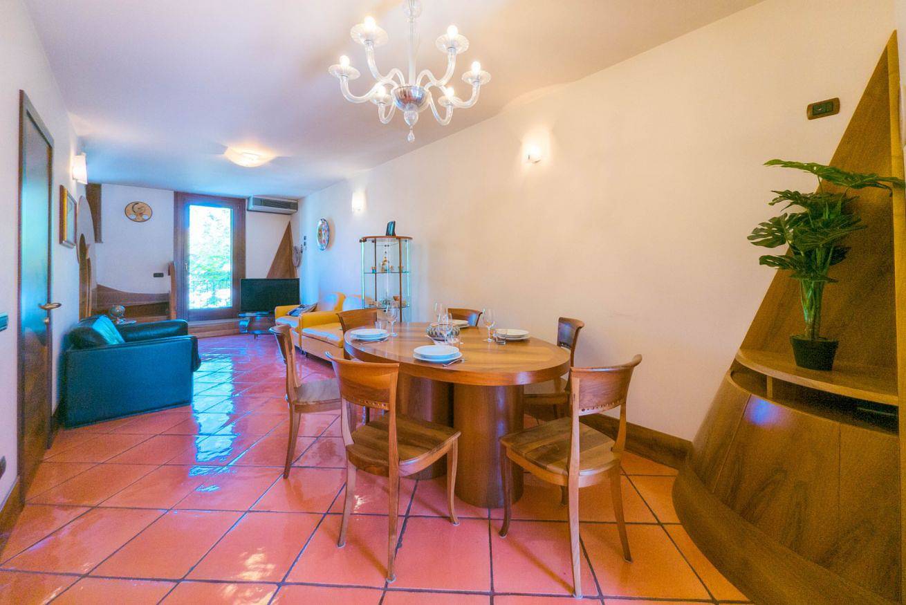 Appartamento intero, L'onda - {Centro Città} Patio privato Wifi A/C Spiaggia in Civitanova Marche, Costa Adriatica Marche