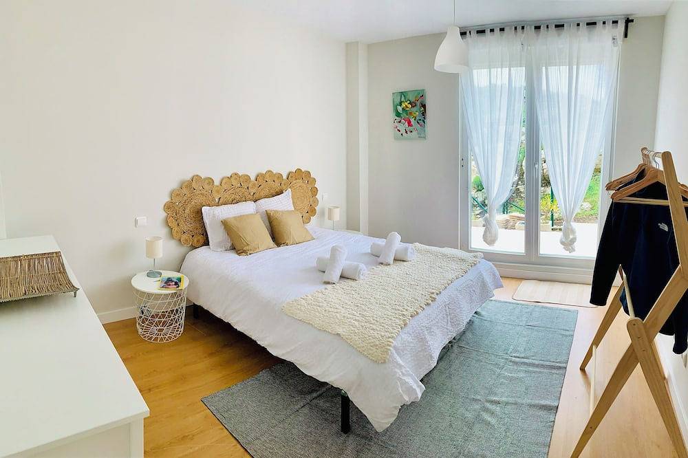 Apartamento entero, Casa Branca Cantabria: Amplio bajo con jardín a 500m de la playa | Wifi/Garaje in Miengo, Costa de Cantabria