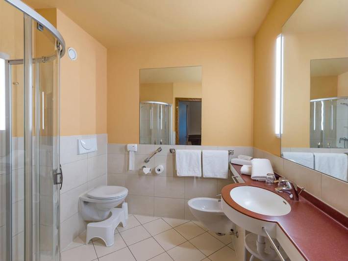 Hôtel pour 2 personnes, avec jacuzzi et piscine ainsi que sauna et jardin dans Bad Bleiberg - 3