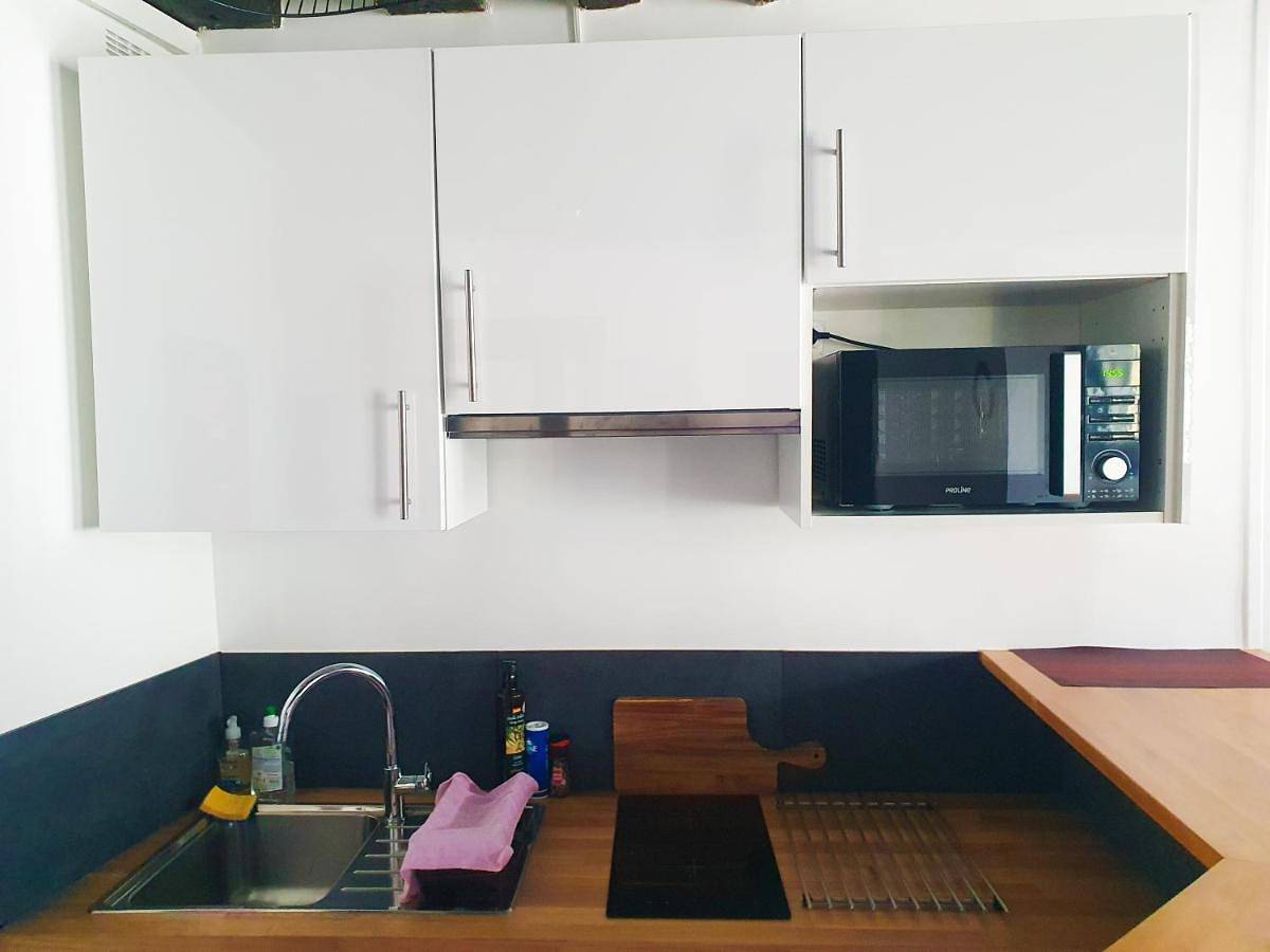 Appartement entier, Exigehome-Grand studio en centre ville - 300 m du Rer A in Saint-Germain-en-Laye, Yvelines