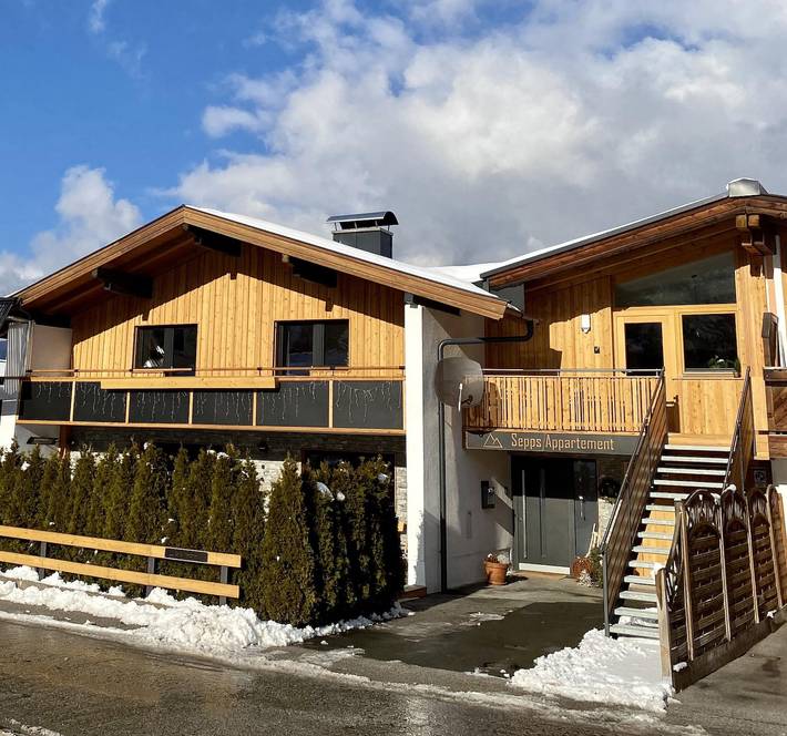 Ferienwohnung für 3 Personen, mit Pool und Balkon - 1